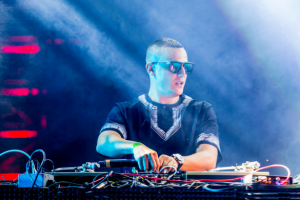 Which pair of Sunglasses Does DJ Snake Wear?